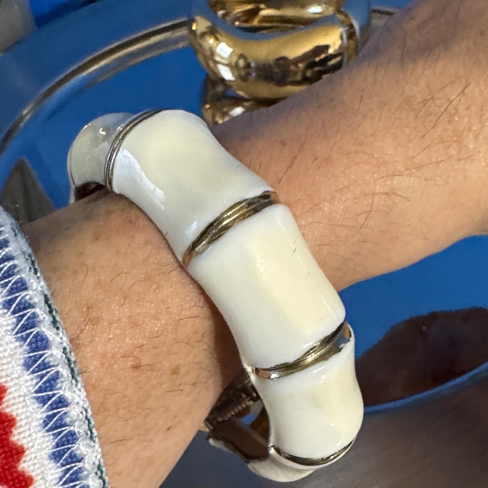 Egg shell White enamel bamboo-style gold-tone bangle bracelet